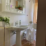 Гостевой дом Casa Lilia Vicino La Stazione E Caserma 3*