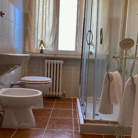 Casa Lilia Vicino La Stazione E Caserma Penzion
