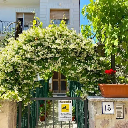 Casa Lilia Vicino La Stazione E Caserma Maison d'hôtes 3*