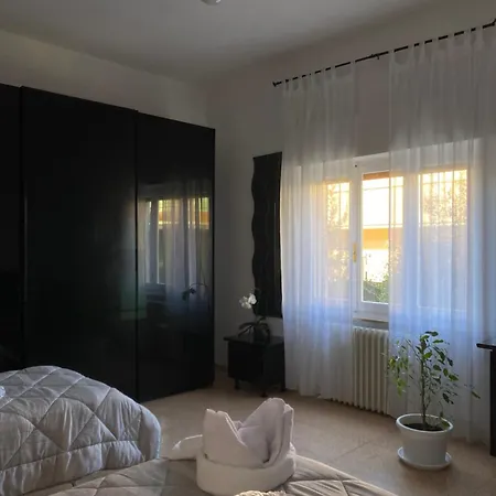 Gasthuis Casa Lilia Vicino La Stazione E Caserma
