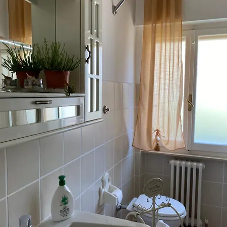 Casa Lilia Vicino La Stazione E Caserma Penzion