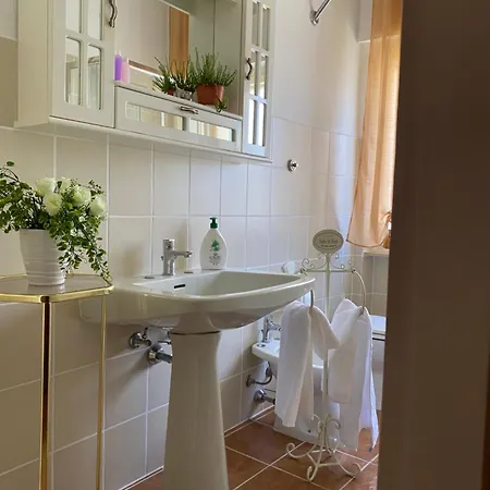 Gasthuis Casa Lilia Vicino La Stazione E Caserma *
