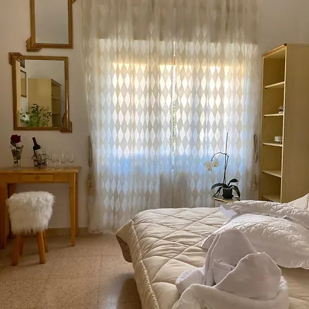 Casa Lilia Vicino La Stazione E Caserma *